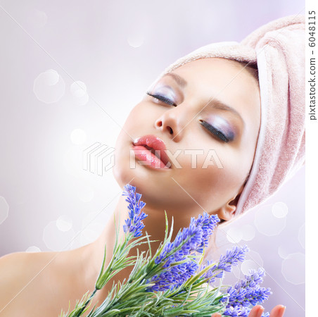 Spa Girl with Lavender Flowers. Organic Cosmetics 6048115