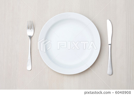 Empty plate 6048908