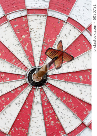 Arrow on target Arrow on target 6050751