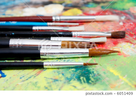 Paintbrushes 6051409