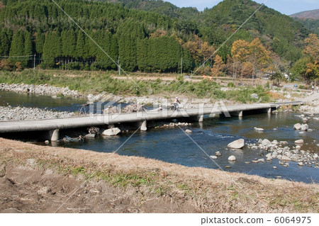 Sinking Bridge Yokkaichi Bridge over the Yamaguni River 6064975