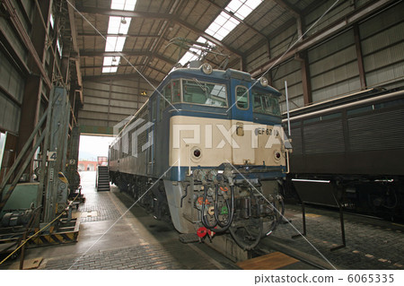 EF 63 electric locomotive 6065335