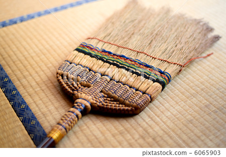 Broom and tatami Broom and tatami 6065903