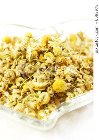 健康食品·洋甘菊花棕色到心形透明菜·對角鳥瞰垂直位置 6065979