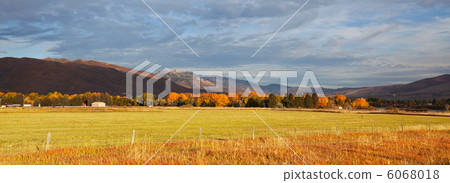 Autumn field Autumn field 6068018