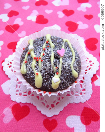 Valentine's Day hand-made chocolate cake Valentine's Day hand-made chocolate cake 6069907