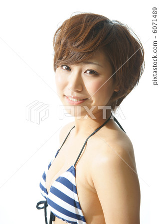 游泳衣的一個少婦 游泳衣的一個少婦 6071489