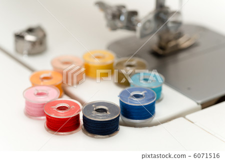 釘在縫紉機上 6071516