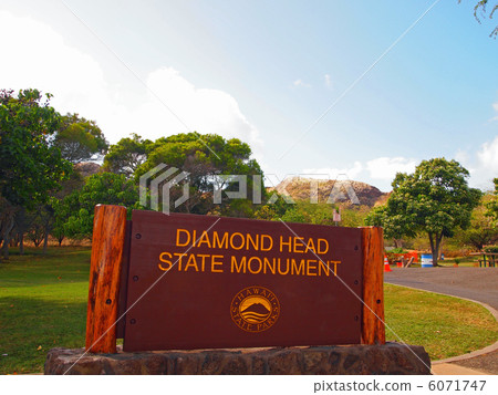 Diamond Head climbing path entrance 6071747