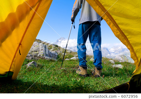 man hiking man hiking 6072956