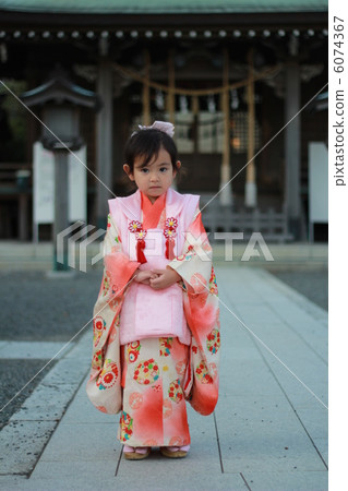 3-year old Shichigosan 6074367