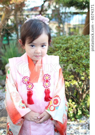 3-year old Shichigosan 6074371