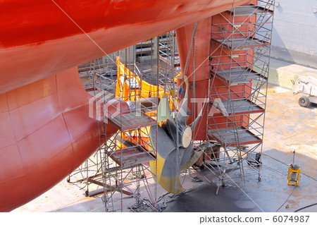 Replacement screws on the ship at the dock. Replacement screws on the ship at the dock. 6074987