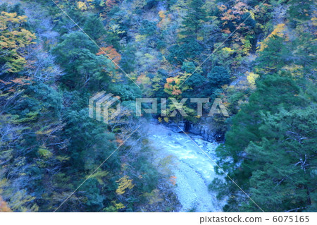 Summata Gorge Summata Gorge 6075165