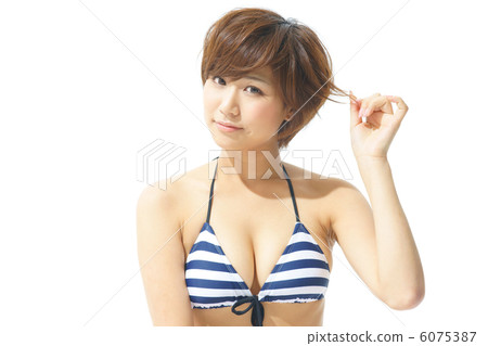 游泳衣的一個少婦 游泳衣的一個少婦 6075387