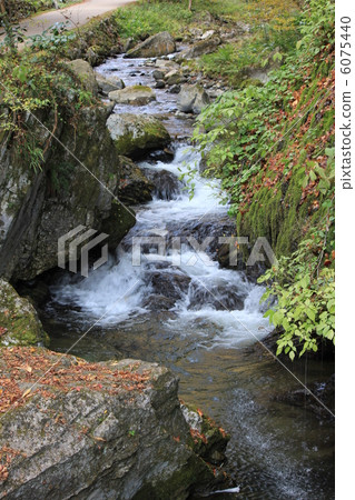 一條河 一條河 6075440