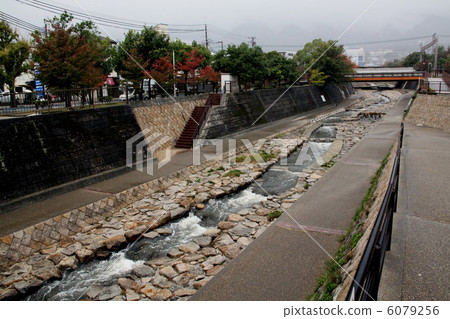 Urban River Urban River 6079256