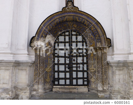 Window of the Brago Vescińsky Cathedral (Russia: Moscow) 6080161