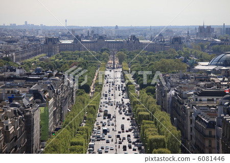 View from the Arc de Triomphe in the ruble View from the Arc de Triomphe in the ruble 6081446