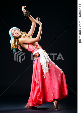 Dancer dancing spanish dances Dancer dancing spanish dances 6086411