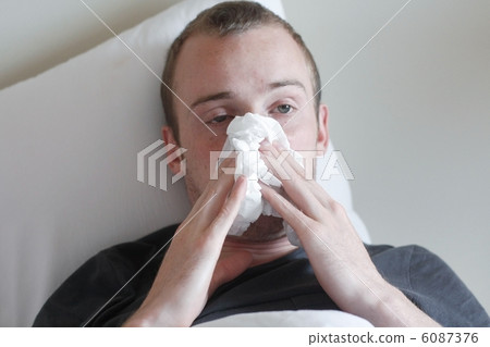 A man with the flu 6087376
