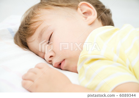 Cute little boy is sleeping Cute little boy is sleeping 6089344