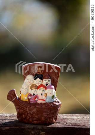 Seven Lucky Gods on a treasure ship Seven Lucky Gods on a treasure ship 6089833
