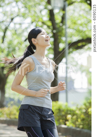 running woman 6090135
