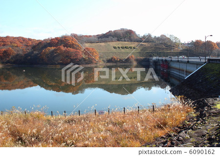 November's Shitadotsudamu dam seen from the west side 6090162