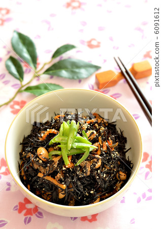 simmered hijiki  6091612