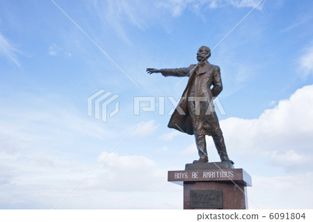 克拉克博士的雕像 6091804