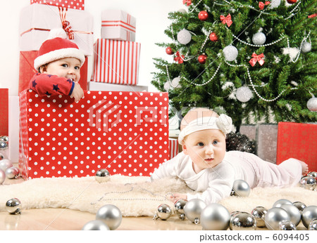 Two Christmas baby 6094405