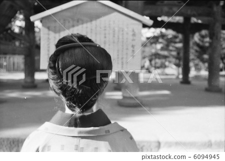 A Japanese lady A Japanese lady 6094945