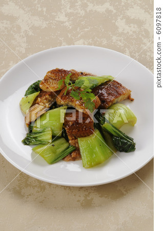 炒鰻魚和雞肉 炒鰻魚和雞肉 6097818