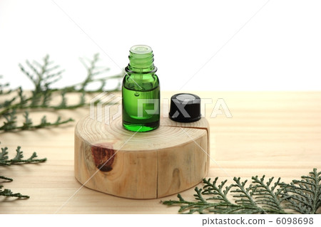 Hinoki essential oil 6098698
