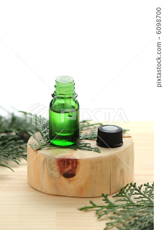 Hinoki essential oil 6098700
