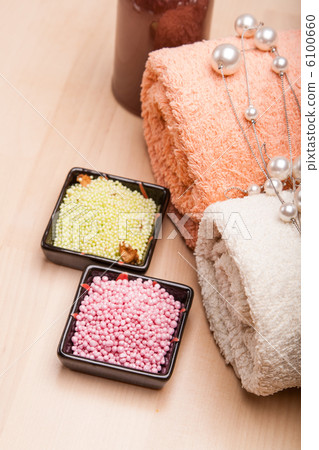 colored sea salt and towels for spa 6100660