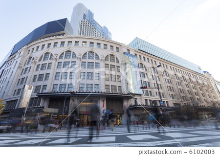 Nada wave Takashimaya front 6102003