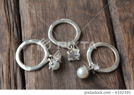 Zirconia and pearl triple design silver ring 6102391