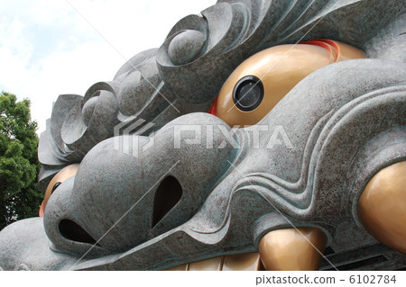 Nanba Yasaka Shrine lion dance table up 6102784
