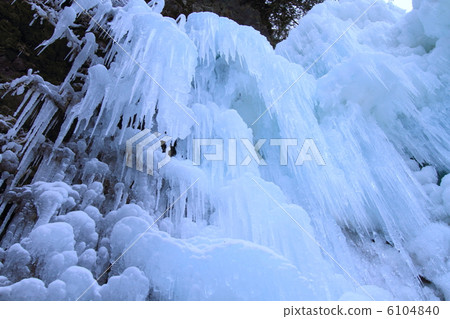 Waterfall's desert 2 6104840