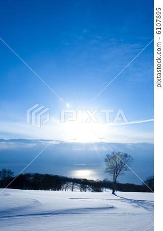 Snow scene of the Oshima peninsula and Uchiura bay 6107895