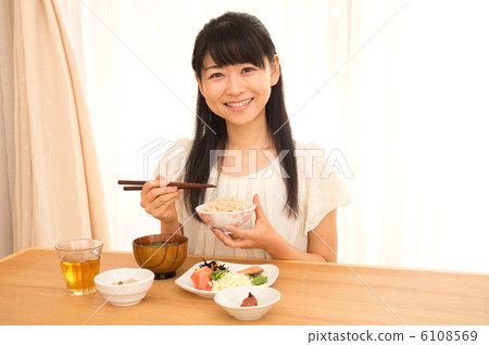 Japanese food and women Japanese food and women 6108569