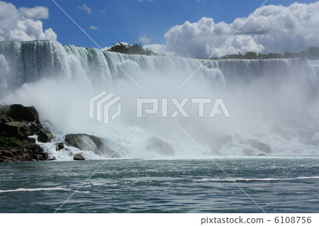 Niagara Falls 6108756