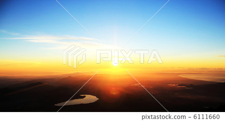 Magical light from Mt. Fuji peak 6111660