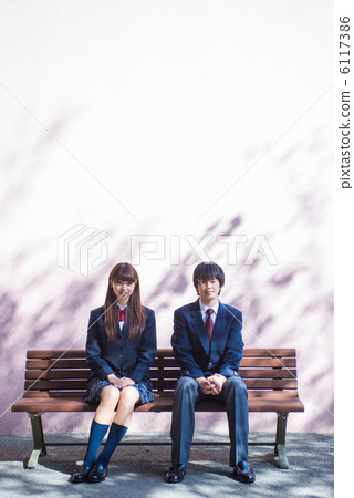 High school student couple High school student couple 6117386