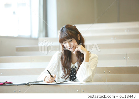 Classroom image 6118443