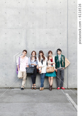College student campus image 6118516