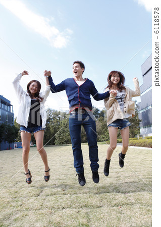 College student campus image 6118578