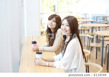 College student campus image 6118584